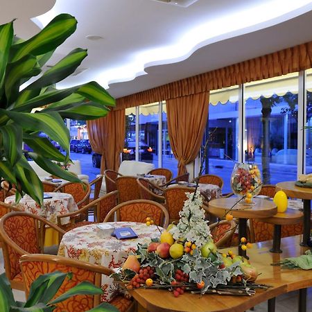 Hotel Al Prater ลินญาโน ซับเบียโดโร ภายนอก รูปภาพ