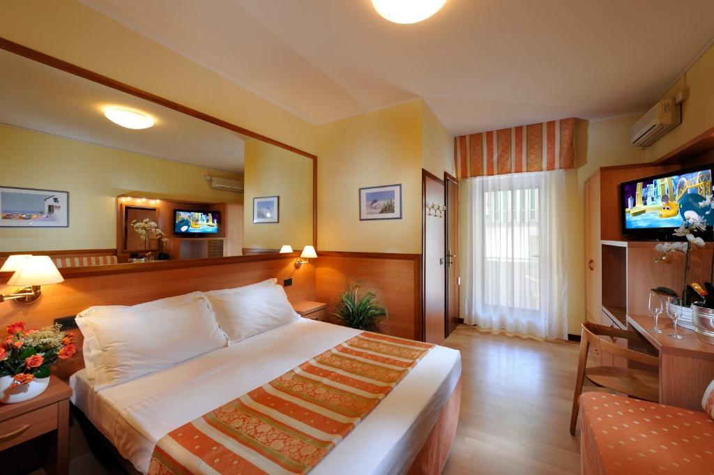 Hotel Al Prater ลินญาโน ซับเบียโดโร ห้อง รูปภาพ