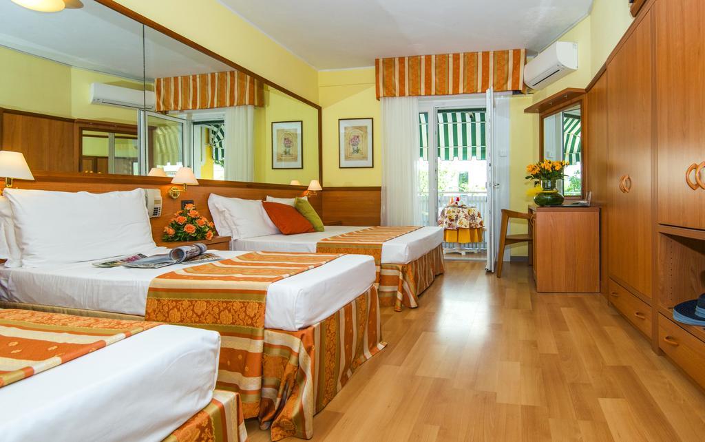 Hotel Al Prater ลินญาโน ซับเบียโดโร ภายนอก รูปภาพ
