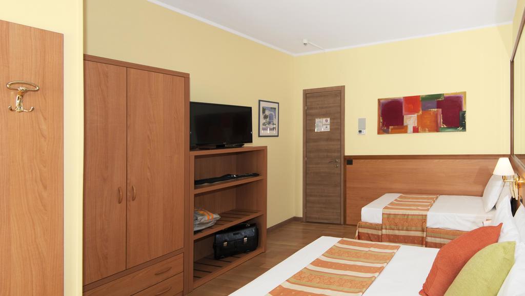 Hotel Al Prater ลินญาโน ซับเบียโดโร ภายนอก รูปภาพ
