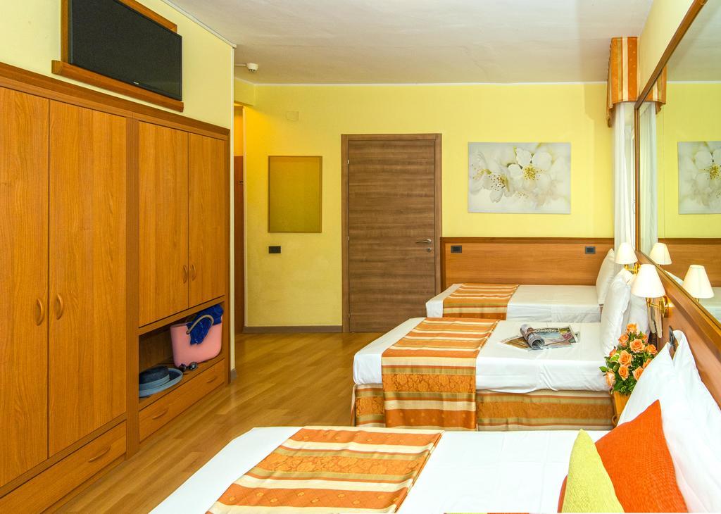 Hotel Al Prater ลินญาโน ซับเบียโดโร ภายนอก รูปภาพ