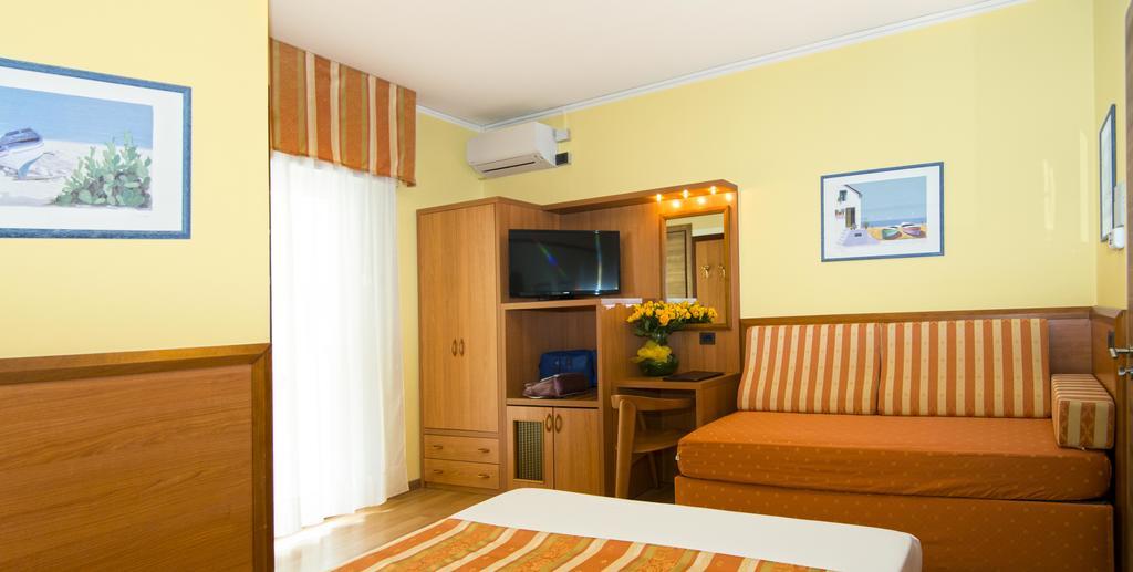 Hotel Al Prater ลินญาโน ซับเบียโดโร ภายนอก รูปภาพ