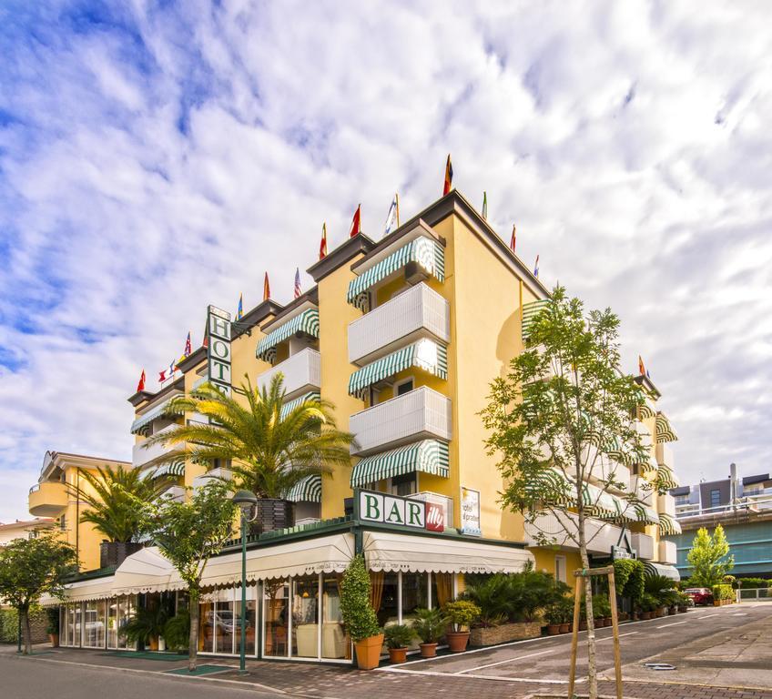 Hotel Al Prater ลินญาโน ซับเบียโดโร ภายนอก รูปภาพ