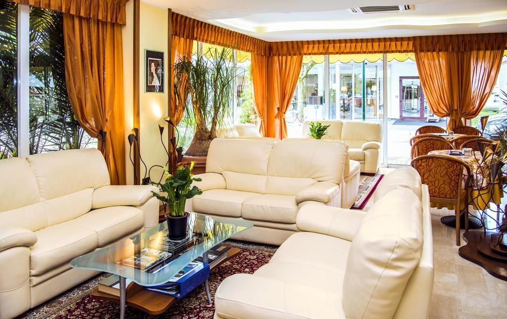 Hotel Al Prater ลินญาโน ซับเบียโดโร ภายนอก รูปภาพ