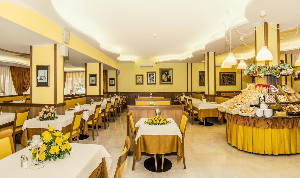 Hotel Al Prater ลินญาโน ซับเบียโดโร ภายนอก รูปภาพ